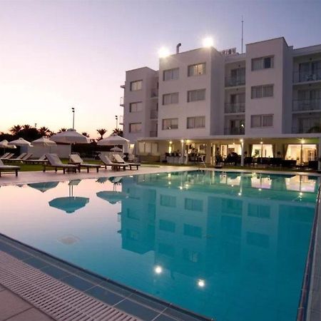 Frixos Suites Hotel Apts Voroklini Exteriör bild