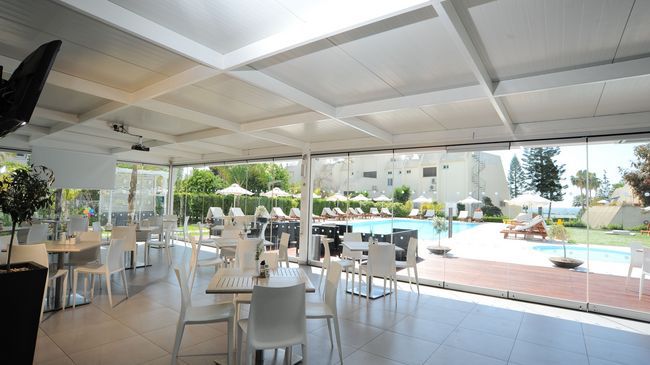 Frixos Suites Hotel Apts Voroklini Exteriör bild