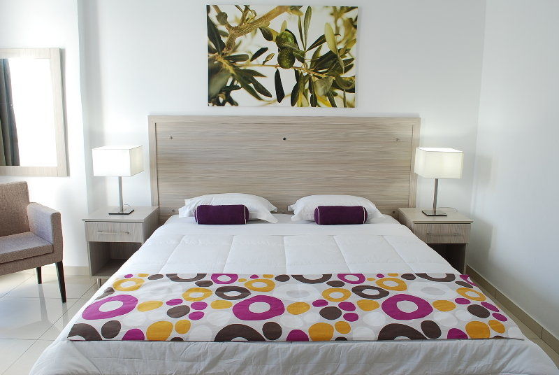 Frixos Suites Hotel Apts Voroklini Exteriör bild